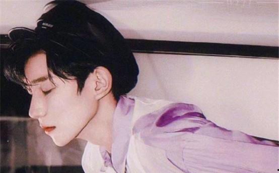 最新爆料顶流恋情图片,甜蜜瞬间引网友热议  第2张